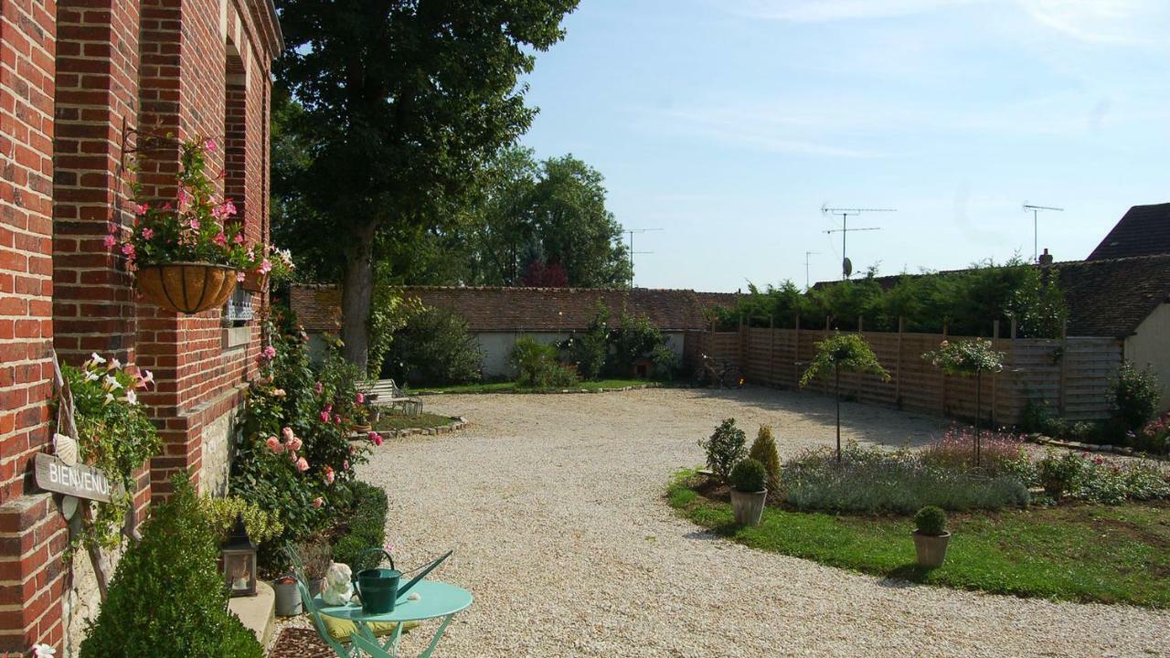 Le Manoir Du Menillet Bed and Breakfast Bornel Εξωτερικό φωτογραφία